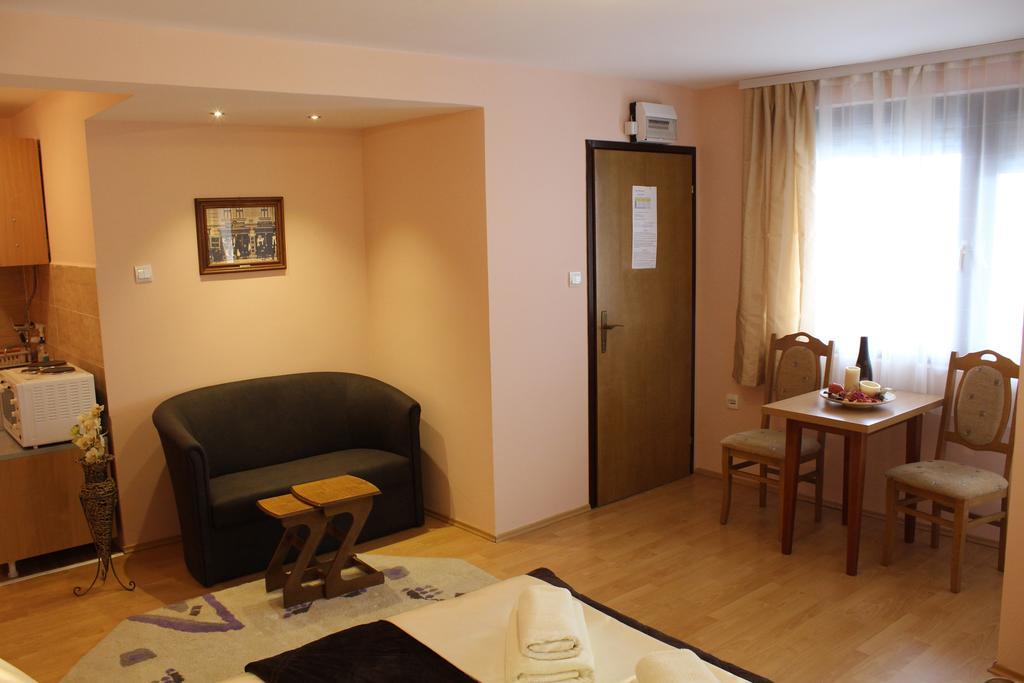 Guest Accommodation Zone نيسكا بانجا الغرفة الصورة
